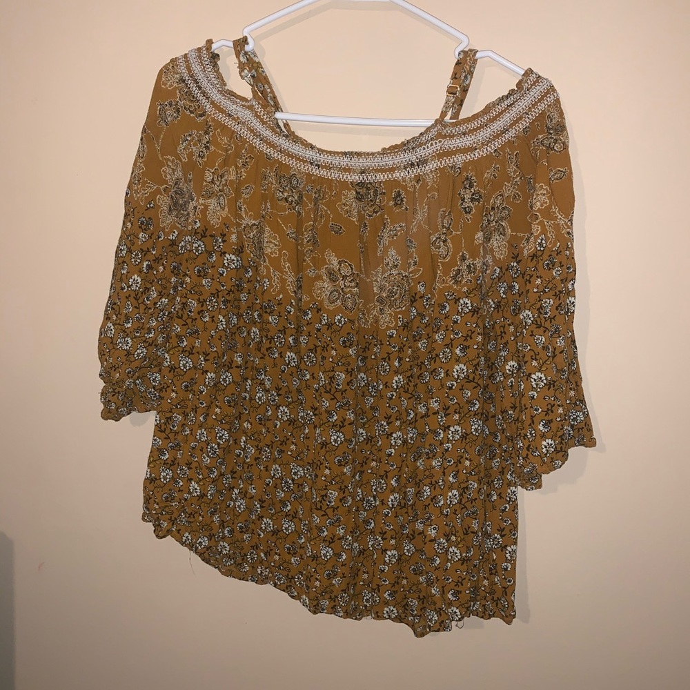 Off-shoulder Blouse